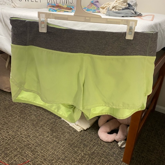 Lululemon speed up shorts 2.5 - Picture 1 of 4